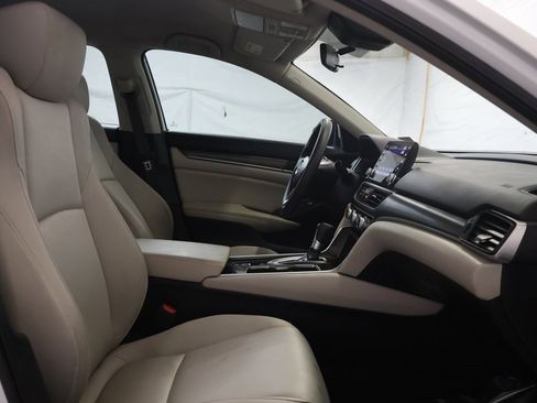 Used 2022 Honda Accord LX image 10