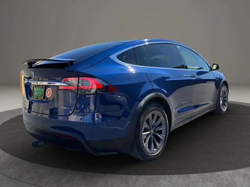 Used 2018 Tesla Model X 100D image 4