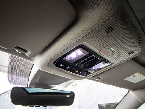 Used 2024 Volkswagen Atlas SEL Premium R-Line image 38