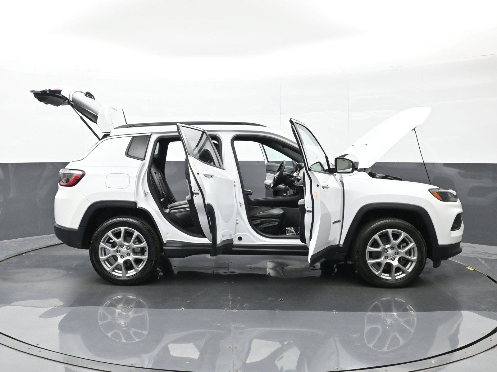 Used 2023 Jeep Compass Latitude AWD/4WD image 47