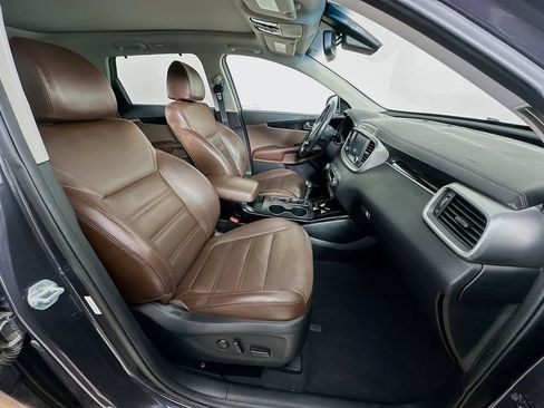 Certified 2019 Kia Sorento SX w/ SX Touring Package FWD image 7