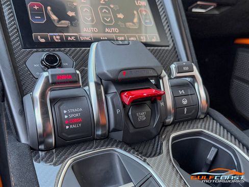 Used 2024 Lamborghini Urus Performante image 17