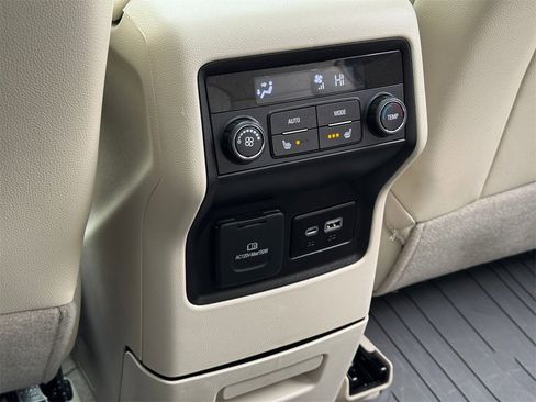 Used 2023 GMC Acadia Denali w/ Denali Ultimate Package image 41