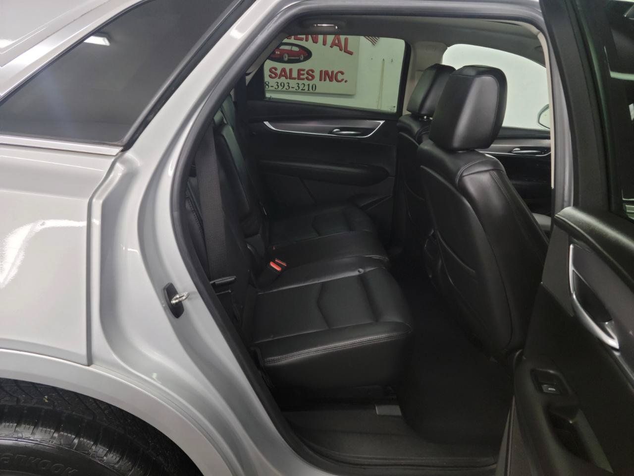Used 2018 Cadillac XT5 Luxury w/ Driver Awareness Package AWD/4WD image 15