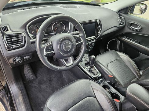 Used 2019 Jeep Compass Limited w/ Safety & Security Group AWD/4WD image 12