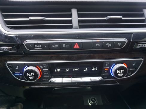 Used 2018 Audi Q7 3.0T Premium Plus image 33