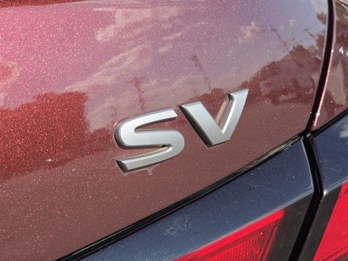 Used 2024 Nissan Altima 2.5 SV FWD image 8