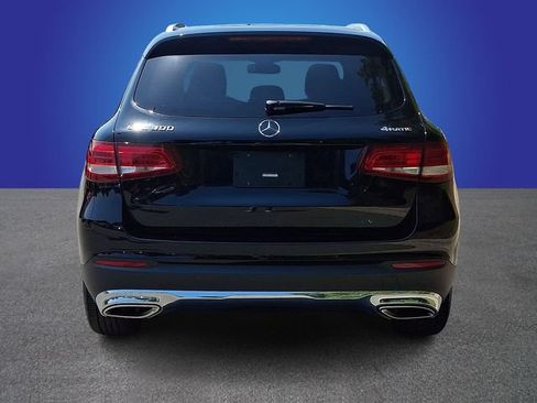Used 2018 Mercedes-Benz GLC 300 4MATIC image 5
