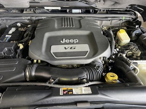 Used 2014 Jeep Wrangler Unlimited Sahara w/ Max Tow Package image 38