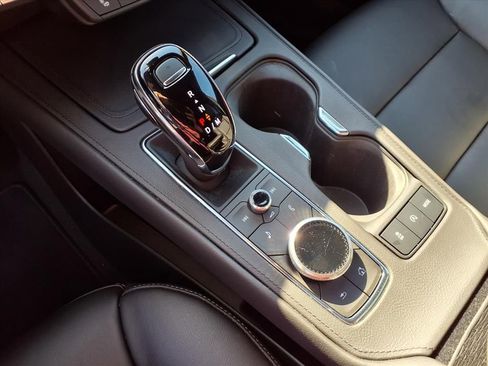 Used 2023 Cadillac XT4 Luxury w/ Cold Weather Package image 9