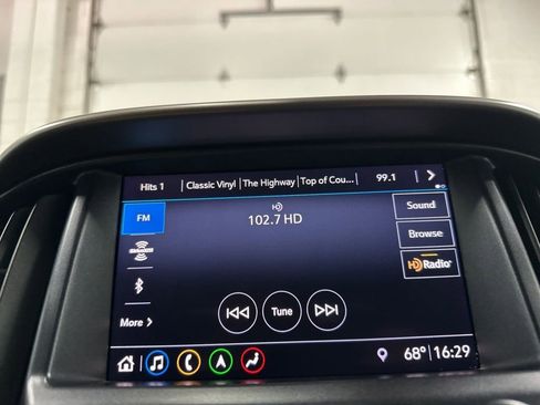 Used 2022 Chevrolet Colorado Z71 w/ Trail Boss Package AWD/4WD image 30