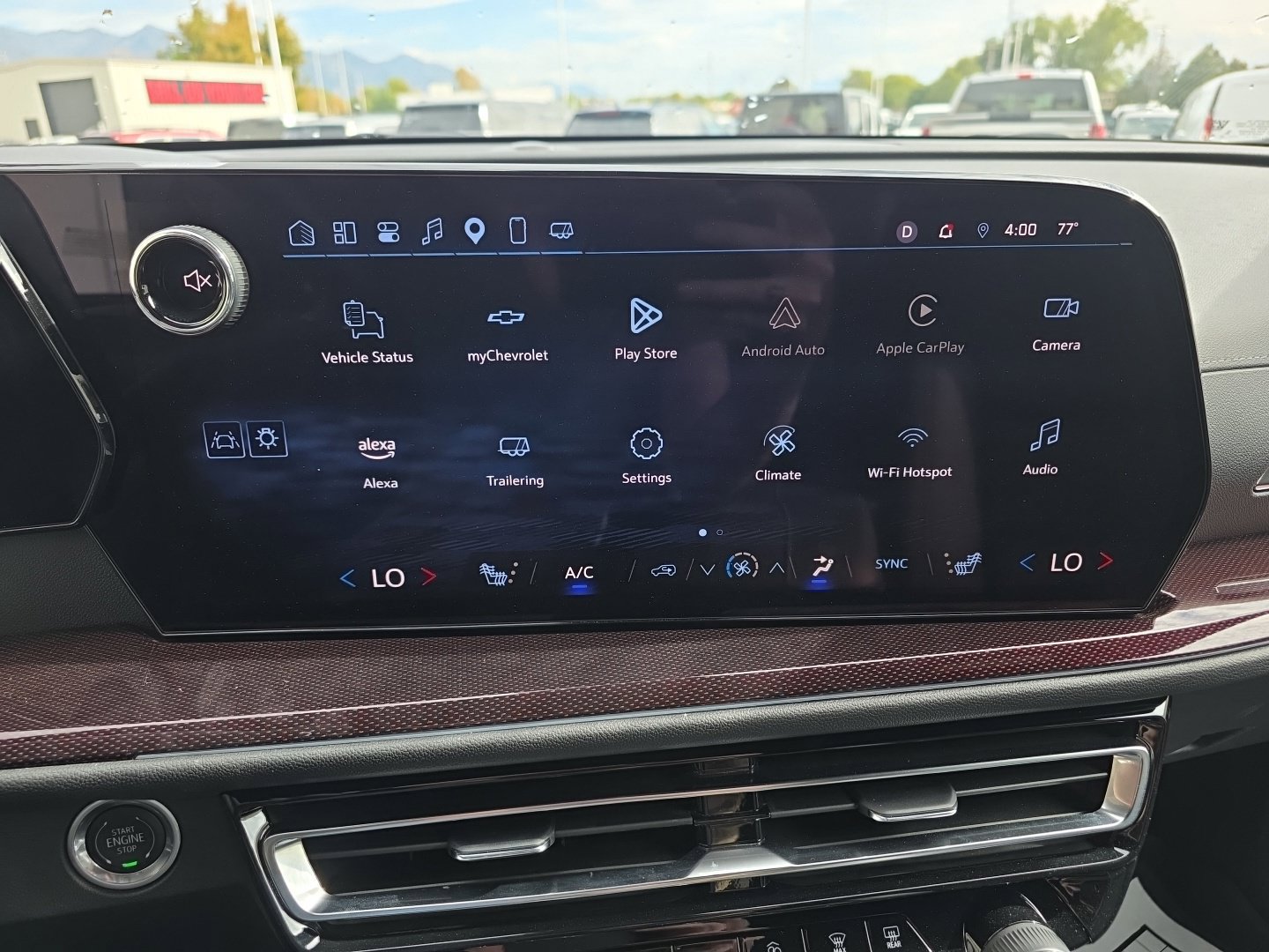 Used 2025 Chevrolet Traverse Z71 AWD/4WD image 11