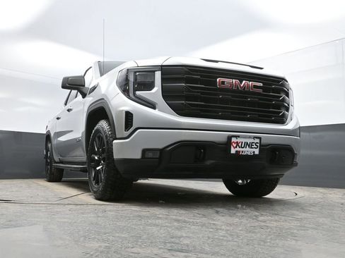 Used 2022 GMC Sierra 1500 Elevation image 32
