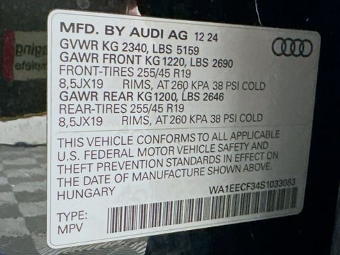 Used 2025 Audi Q3 2.0T Premium Plus w/ Premium Plus Package AWD/4WD image 38