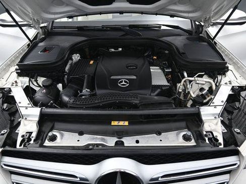 Used 2019 Mercedes-Benz GLC 300 4MATIC image 40