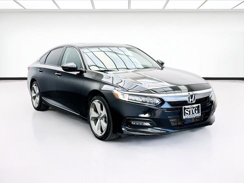 Used 2018 Honda Accord Touring image 3