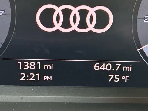 Used 2025 Audi Q3 2.0T Premium w/ Convenience Package image 11