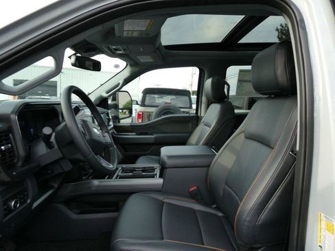 New 2026 Ford F250 Lariat w/ Black Appearance Package AWD/4WD image 17