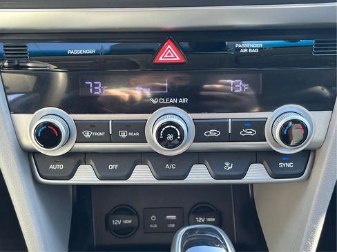 Used 2020 Hyundai Elantra SEL image 32