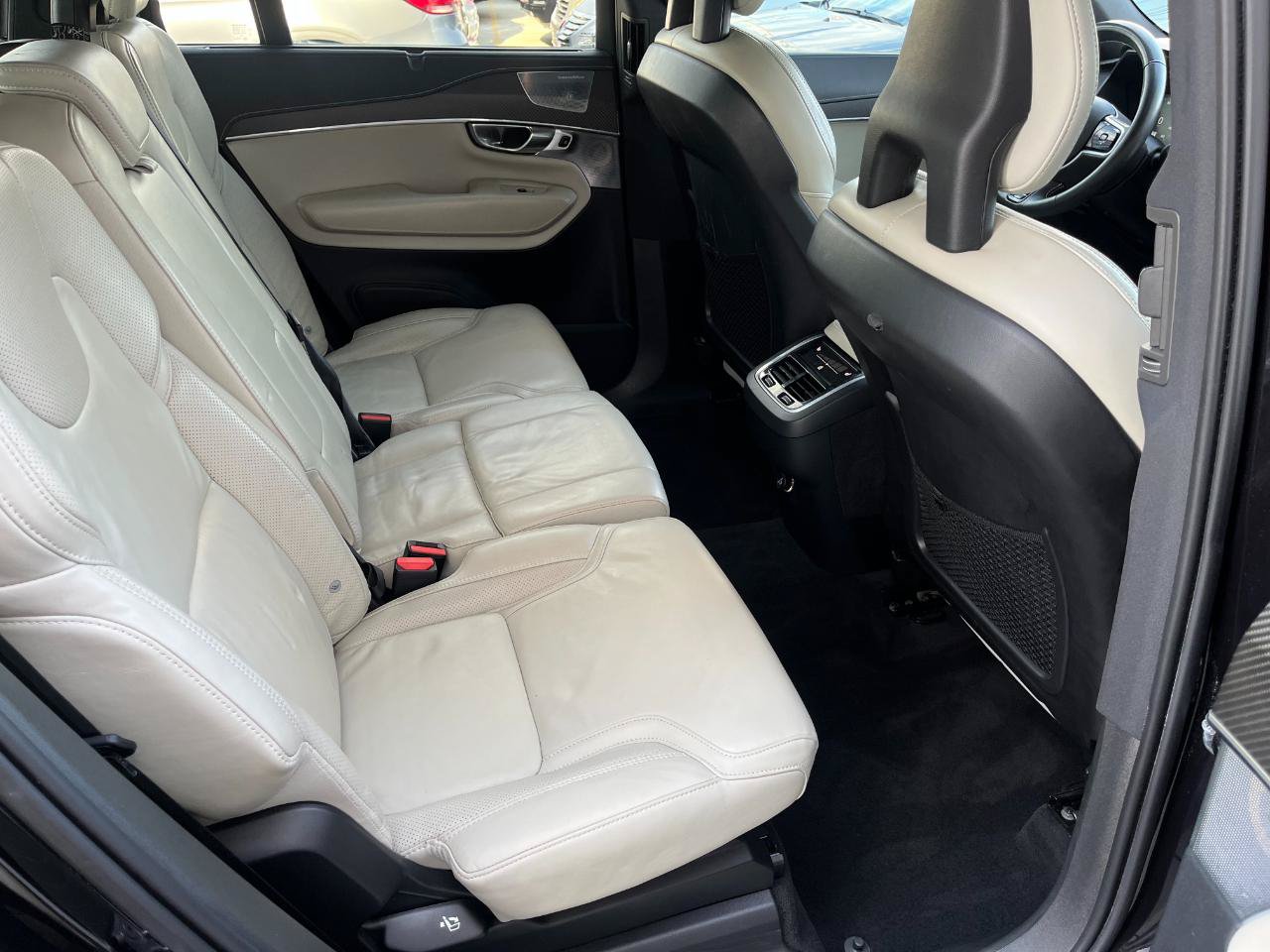 Used 2020 Volvo XC90 T6 R-Design w/ Protection Package Premier AWD/4WD image 18
