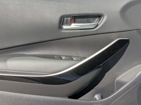 Used 2025 Toyota Corolla XLE image 11