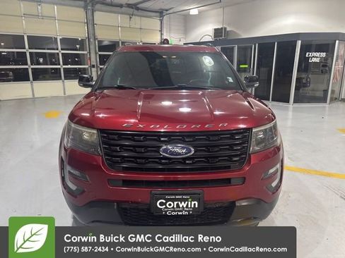 Used 2017 Ford Explorer Sport image 3