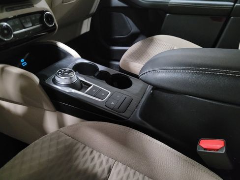Used 2022 Ford Escape SE w/ Cold Weather Package AWD/4WD image 26