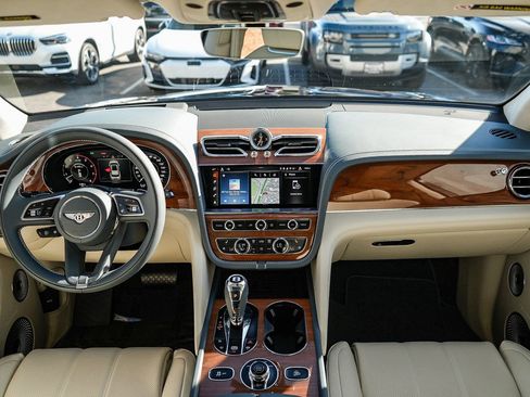 New 2026 Bentley Bentayga AWD/4WD image 4