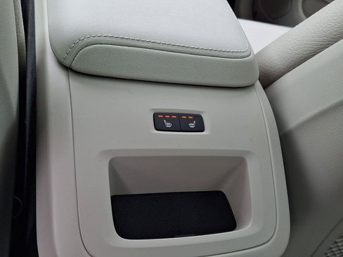 Certified 2024 Volvo XC60 B5 Plus w/ Protection Package Premier AWD/4WD image 11
