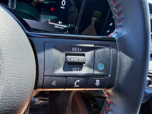 Certified 2025 Nissan Kicks SR AWD/4WD image 32