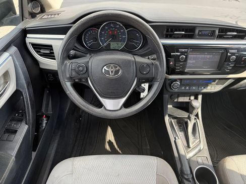 Used 2016 Toyota Corolla LE FWD image 13