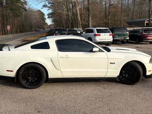 Used 2011 Ford Mustang GT Premium RWD image 8