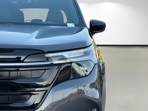 New 2026 Subaru Forester Touring AWD/4WD image 9