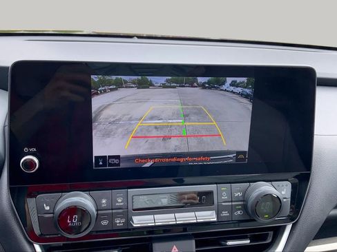 Used 2024 Toyota Grand Highlander AWD image 29