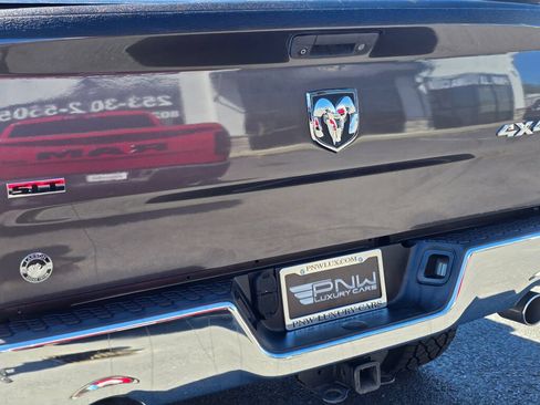 Used 2015 RAM 1500 Classic SLT w/ SLT Plus D←cor Group AWD/4WD image 11