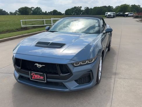 Used 2025 Ford Mustang GT Premium RWD image 4