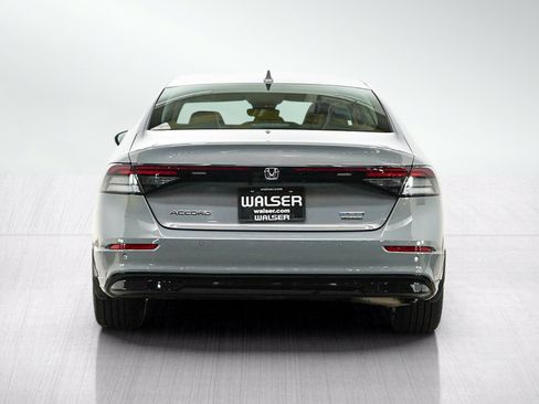 Used 2024 Honda Accord Touring image 4