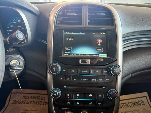 Used 2016 Chevrolet Malibu LT FWD image 15