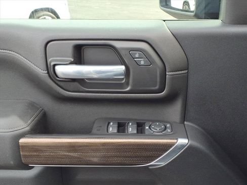 Used 2021 Chevrolet Silverado 2500 LT w/ Convenience Package image 23