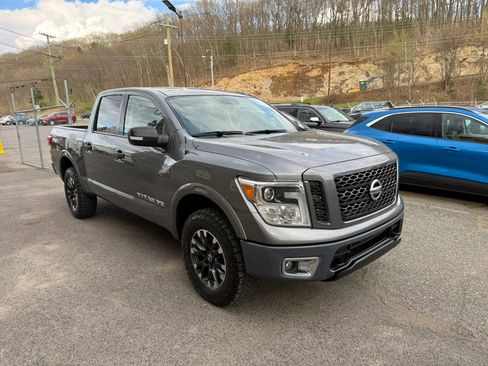 Used 2019 Nissan Titan PRO-4X image 2