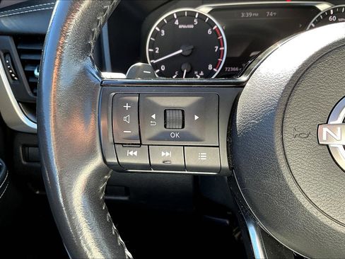 Used 2023 Nissan Rogue SV w/ SV Premium B Package image 19