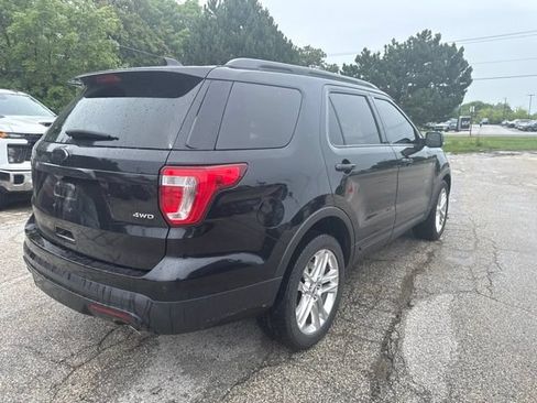 Used 2017 Ford Explorer XLT w/ Equipment Group 202A AWD/4WD image 3
