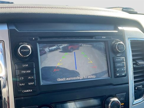 Used 2018 Nissan Titan SL image 13