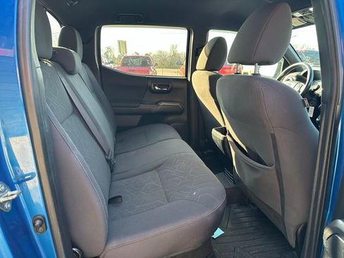 Used 2017 Toyota Tacoma TRD Off-Road w/ Tow Package image 6