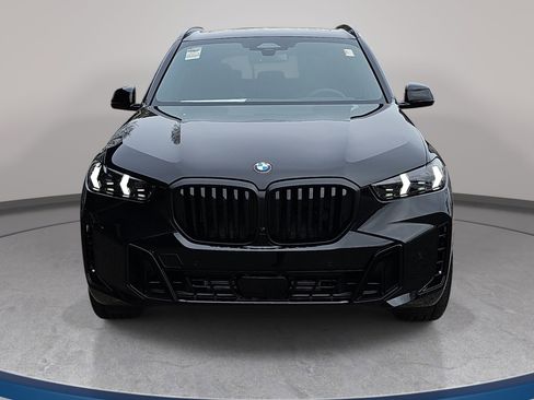 New 2026 BMW X5 xDrive40i w/ M Sport Package AWD/4WD image 2
