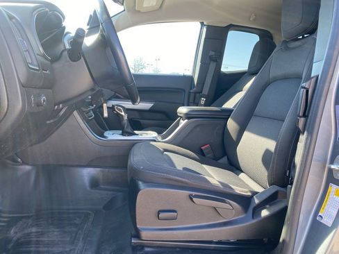 Used 2022 Chevrolet Colorado LT w/ Fleet Safety Package image 5