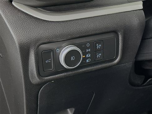 Used 2022 Ford Explorer XLT w/ Equipment Group 202A image 14