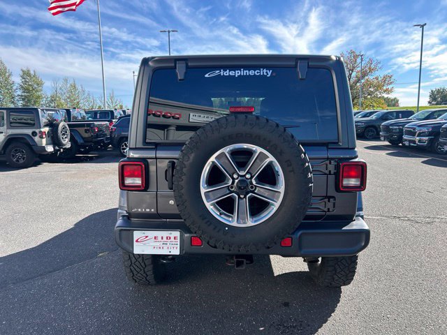 Used 2019 Jeep Wrangler Unlimited Sahara AWD/4WD image 5