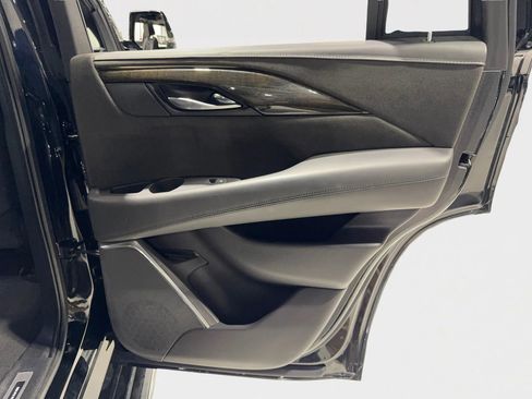 Used 2019 Cadillac Escalade Platinum image 22