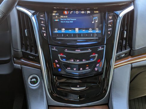 Used 2019 Cadillac Escalade 2WD image 20